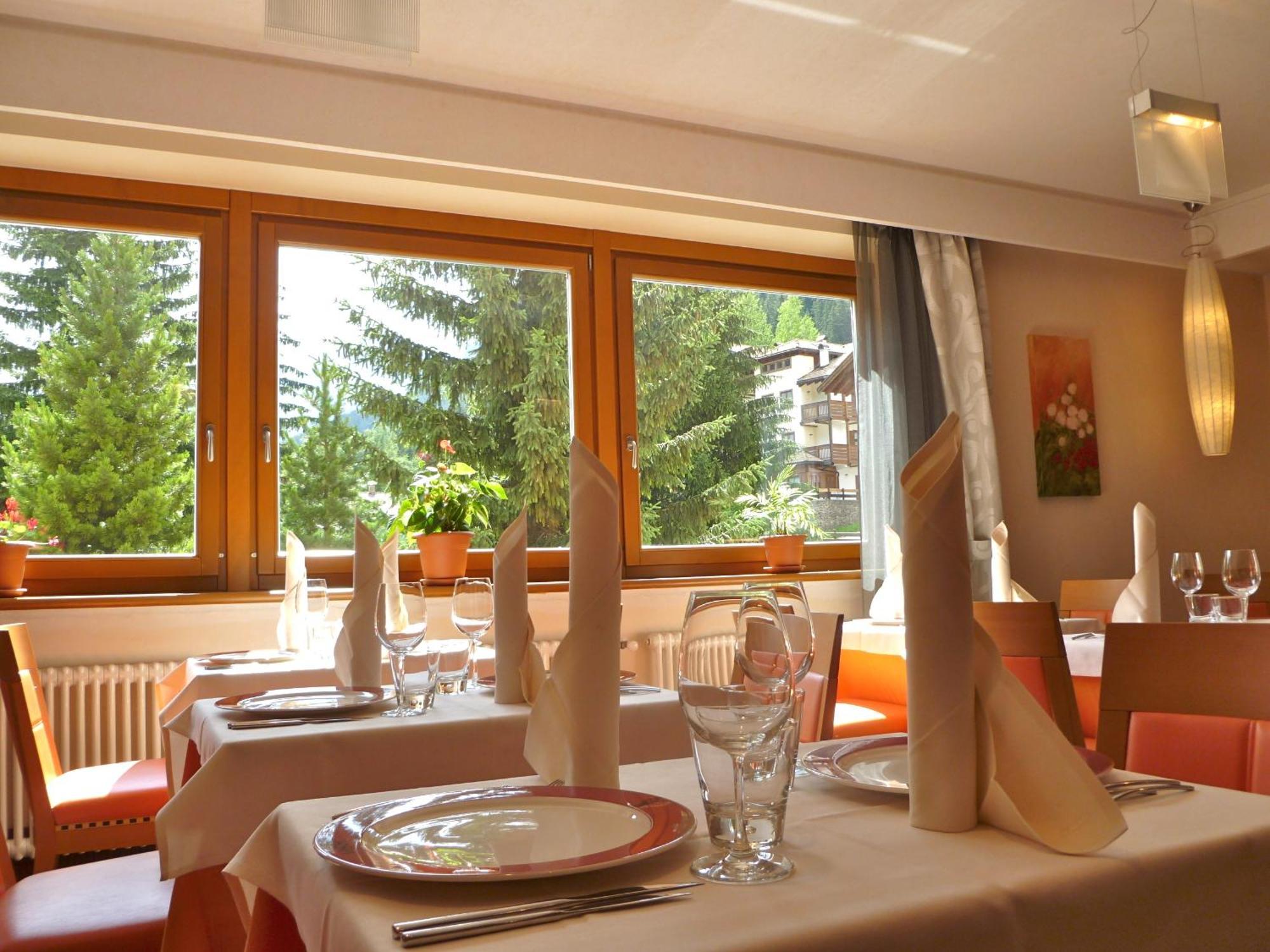 Relais San Giusto Hotel Campitello di Fassa Ngoại thất bức ảnh