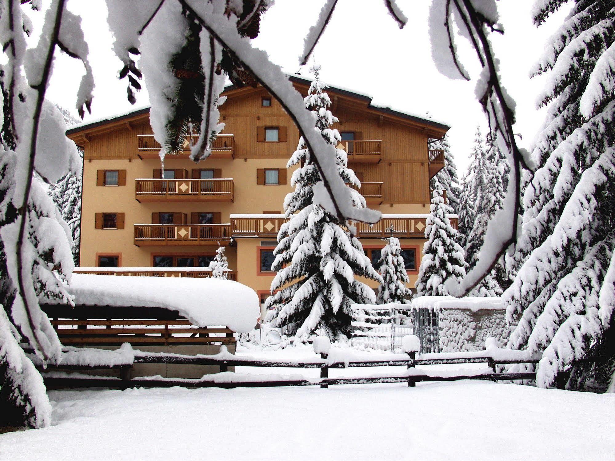 Relais San Giusto Hotel Campitello di Fassa Ngoại thất bức ảnh