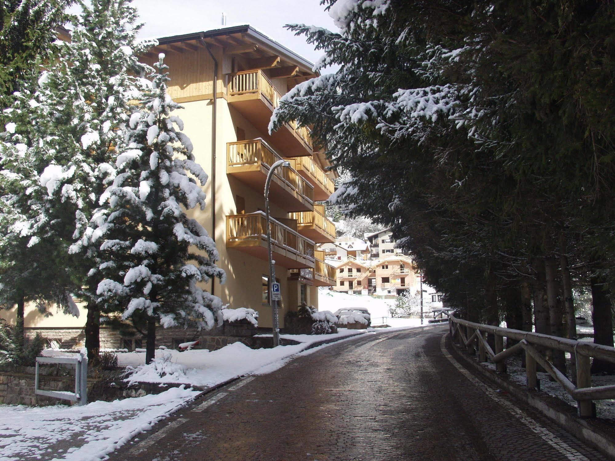 Relais San Giusto Hotel Campitello di Fassa Ngoại thất bức ảnh